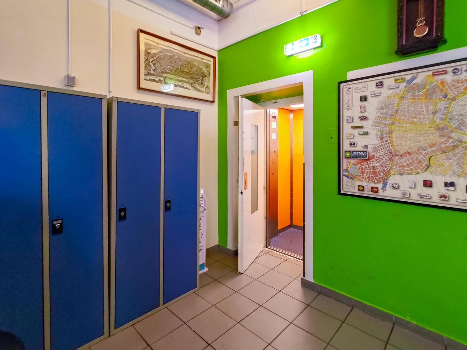 Westend Hostel *